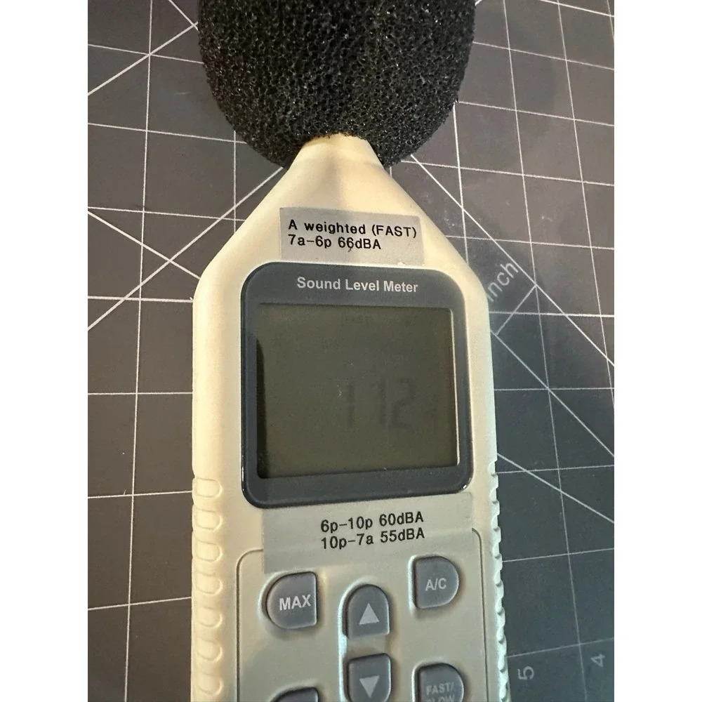 BENETECH GM1358 Digital Sound Level Meter Noise Tester 30-130db Tested/Working
